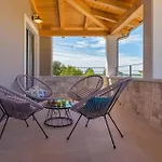 펜션 Villa Flora Abrega 포레치