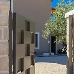 Villa Flora Abrega 포레치