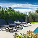 펜션 Villa Flora Abrega *