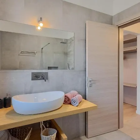 Lovely In With Kitchen * Porec