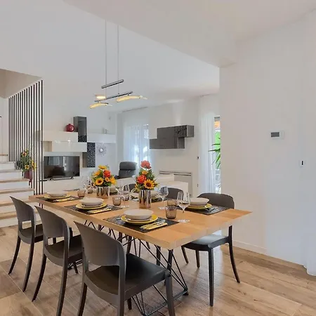 Lovely In With Kitchen Poreč