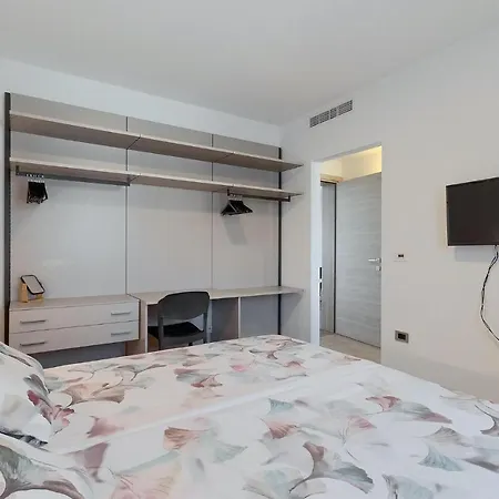 Lovely In With Kitchen Holiday home