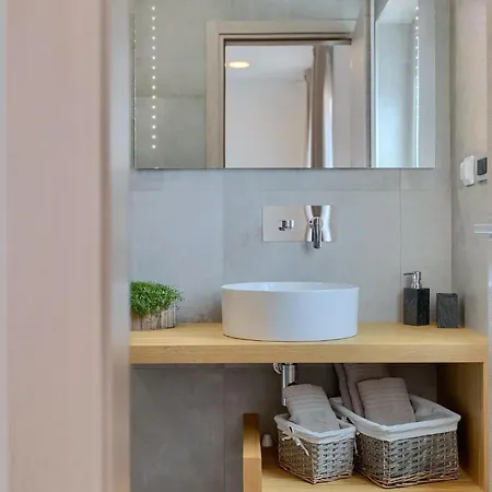 Villa Flora Abrega 펜션 포레치