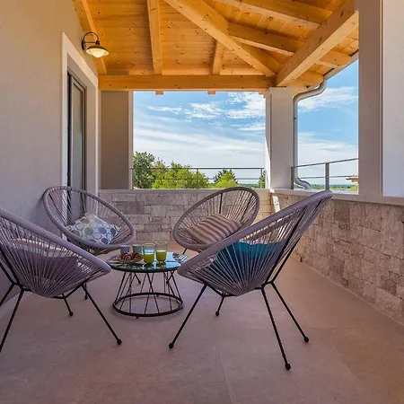 Holiday home Lovely In With Kitchen Porec