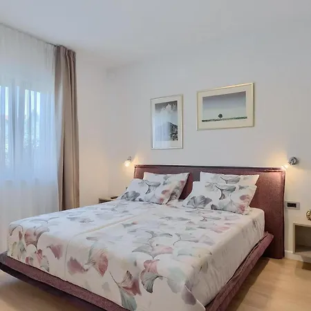 Villa Flora Abrega Ferienhaus Poreč