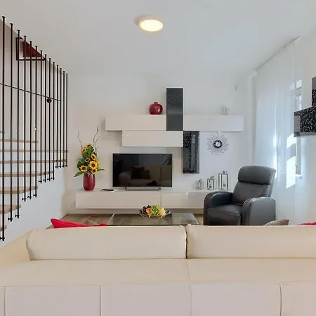 Lovely In With Kitchen *