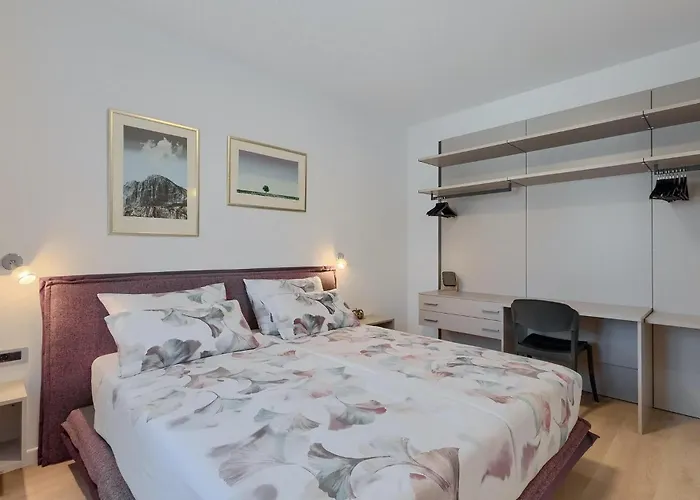 Villa Flora Abrega Ferienhaus