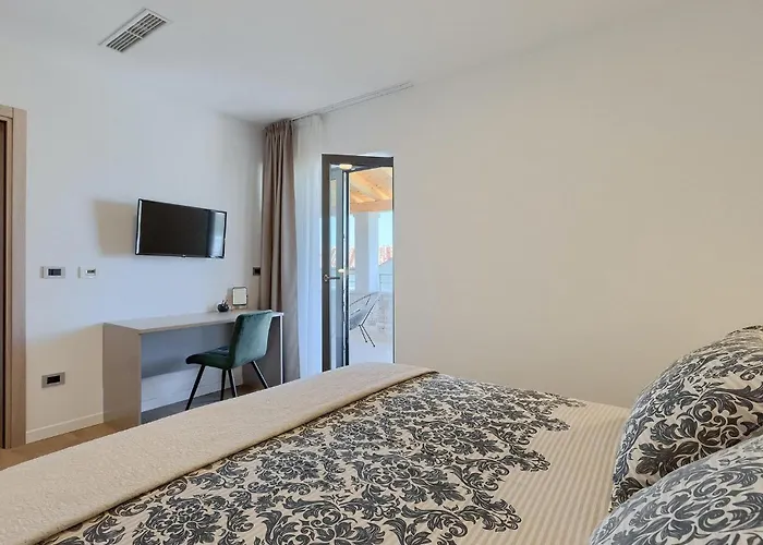 Villa Flora Abrega Ferienhaus *