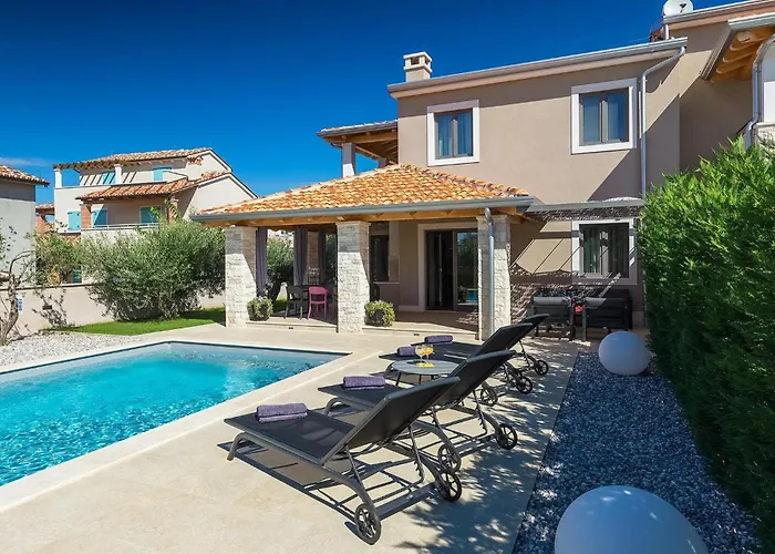 Villa Flora Abrega Ferienhaus