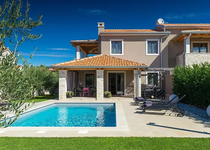 Villa Flora Abrega Ferienhaus